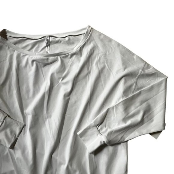 New White Fabletics Betty Pullover II Size Small - Picture 2 of 9